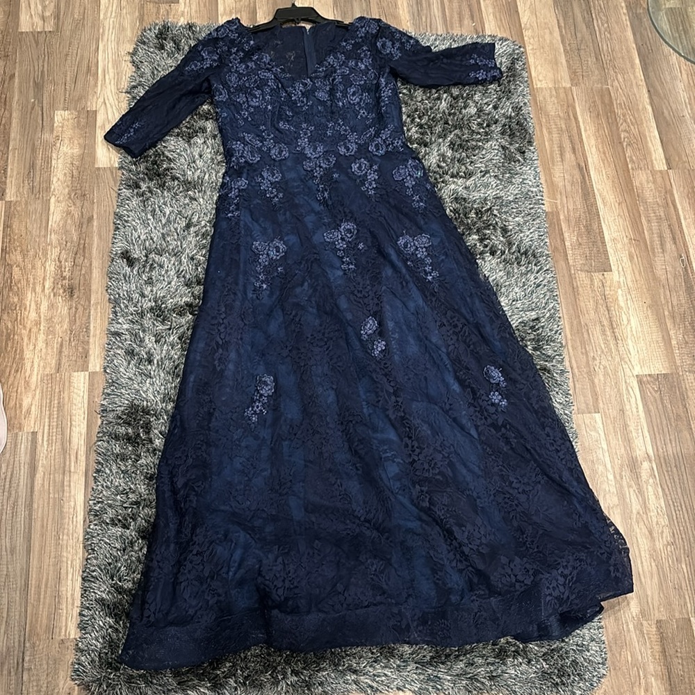 NWOT La Femme navy blue lace ball gown - Picture 3 of 12